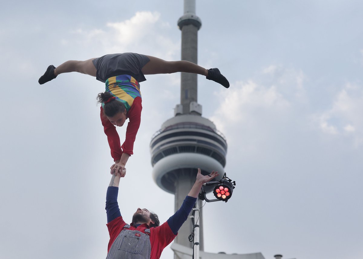 Food Truck?
Beer Truck?
Circus Stage?
ALL OF THE ABOVE!
Quebec's Cirque Kikasse juggles all 3 in their high flying act, SANTÉ!, from the top of a food truck after the show sell grilled curd cheese sandwiches at the Harbourfront Festival Luminato in Toronto.