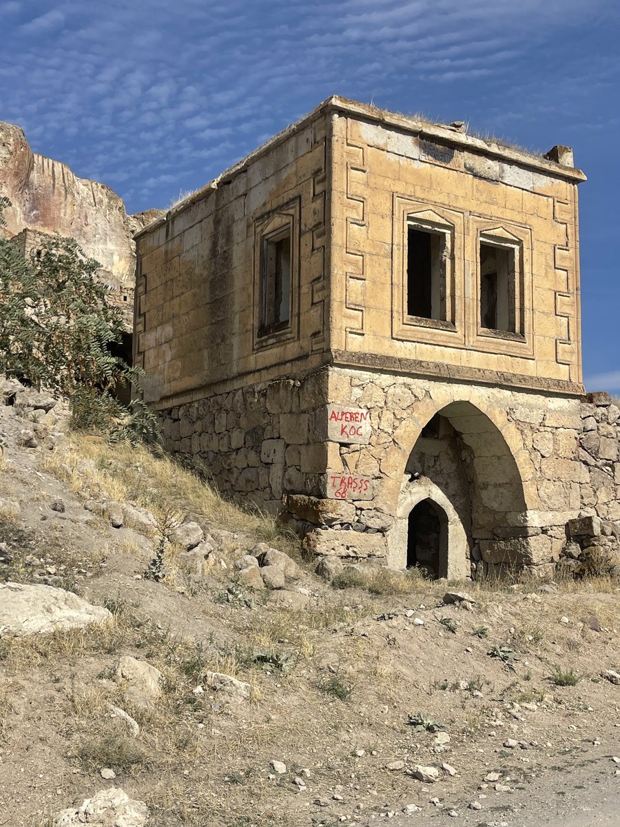 Her nede noksan görürsen bil ki noksan sendedir . . . 
Osman Kemâli Efendi