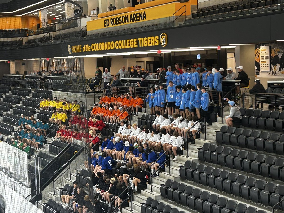 ICKyleK's tweet image. Team Sky Blue belting out Pink Pony Club at USA Hockey camp.#LetsGoOilers