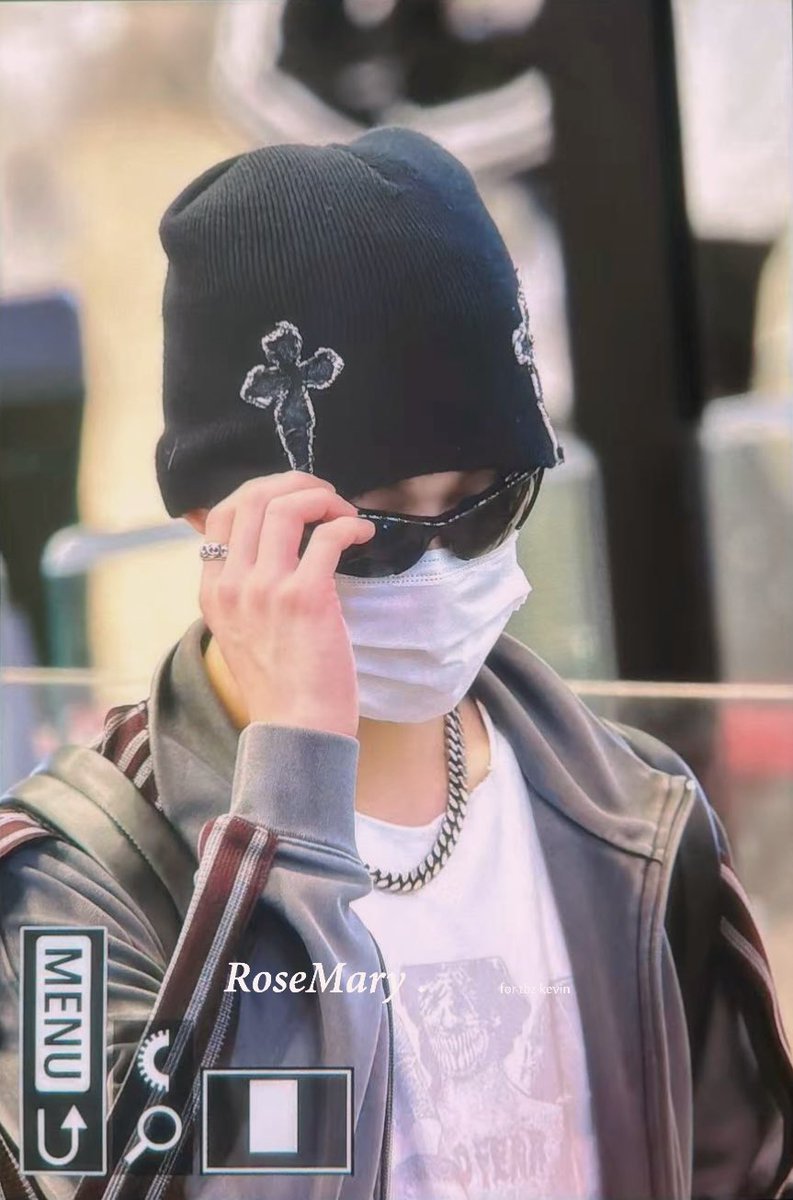 RoseMary. tweet media