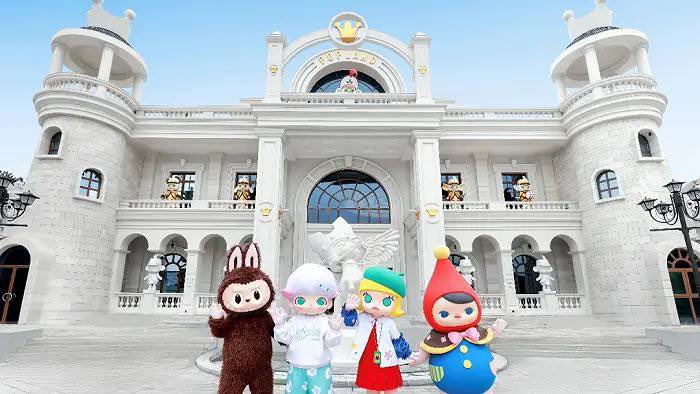 zyan_x94's tweet image. Welcome to $POPLAND, the one and only theme park celebrating POPMART characters like Labubu, Molly, Crybaby, etc. in the world. 

As summer approaches, visitors are traveling to $POPLAND and many have shared their experiences across social media platforms. 

This community aims…