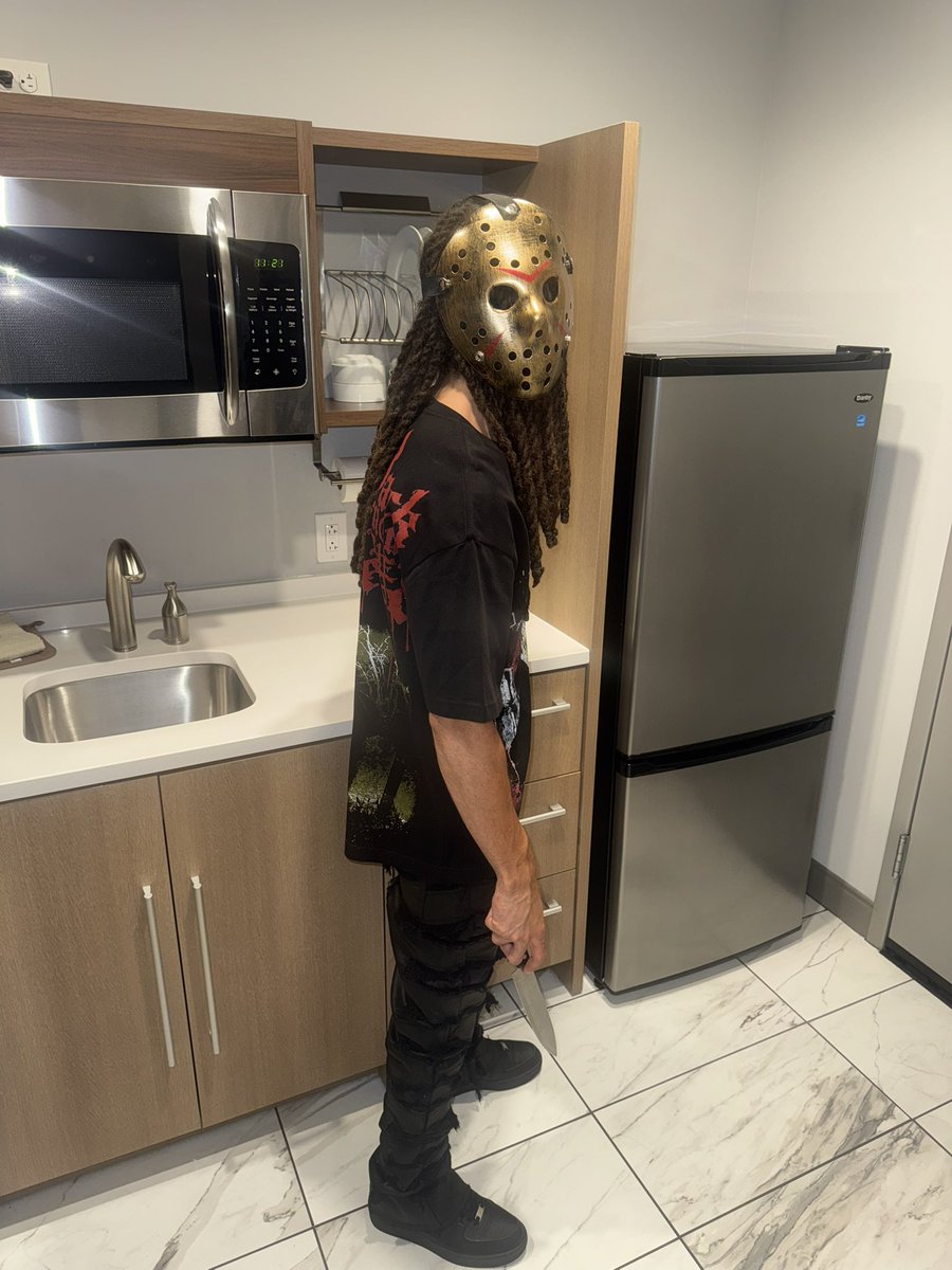gbetae's tweet photo. FridayThe13th🔪 just turned 24🌞 https://t.co/rctoWiB5aR