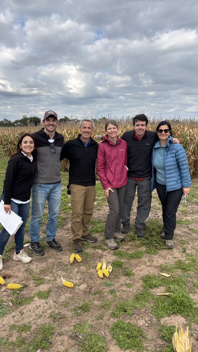 Gustavomaddonni's tweet image. Visita a los experimentos de la RED UBA de MAÍZ a cargo de MSU en Chaco y Santiago del Estero. Gracias Mariana Cáceres por sumarte y ponerle la energía a este proyecto