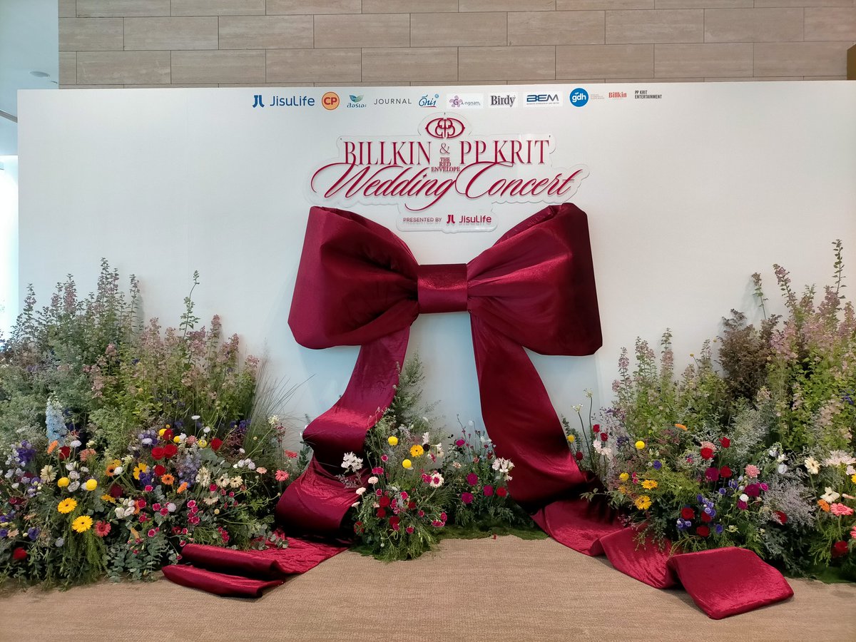 MandyMunnee's tweet photo. BKPP演唱会的那些图真的不卖photobook吗
超好看啊！！🧡💜

#BKPP 
#BKPPWeddingConcert 
#BKPPWeddingConcert_D2 https://t.co/EOehpYkOJp