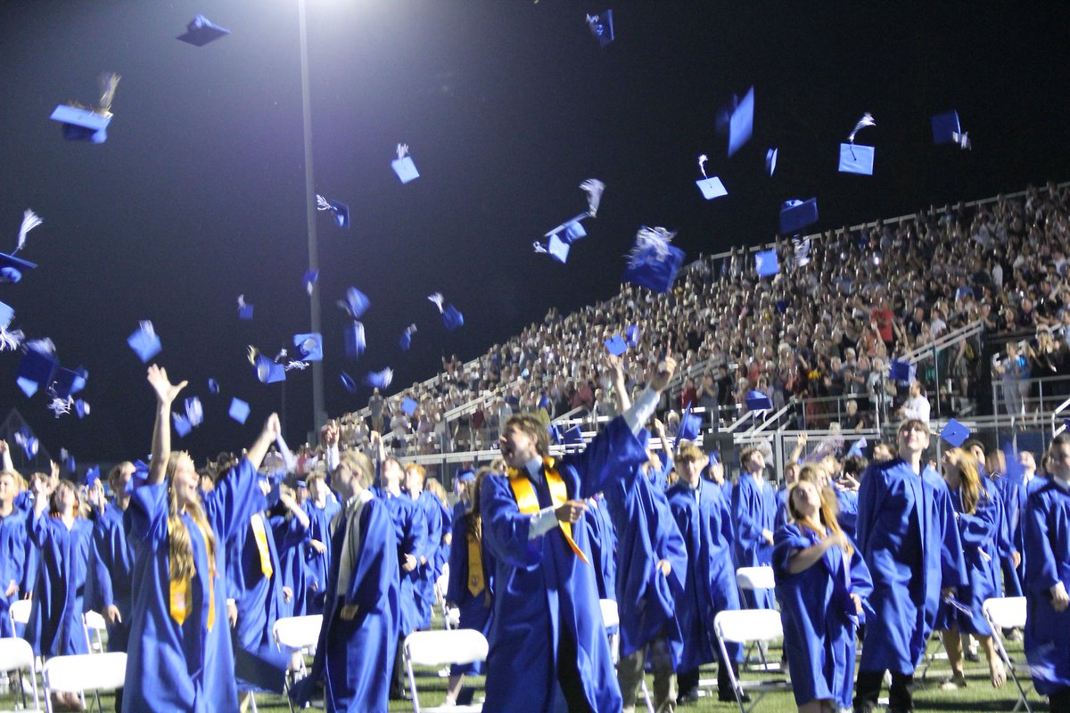 mfriedmanPGH's tweet image. 🎓✨ What a night! Last week, we had the honor of celebrating the @OfficialQCHS Class of 2025 with an unforgettable graduation ceremony.
From the cheers of family and friends to the heartfelt speeches and the proud smiles of our seniors—every moment reminded us why this community…