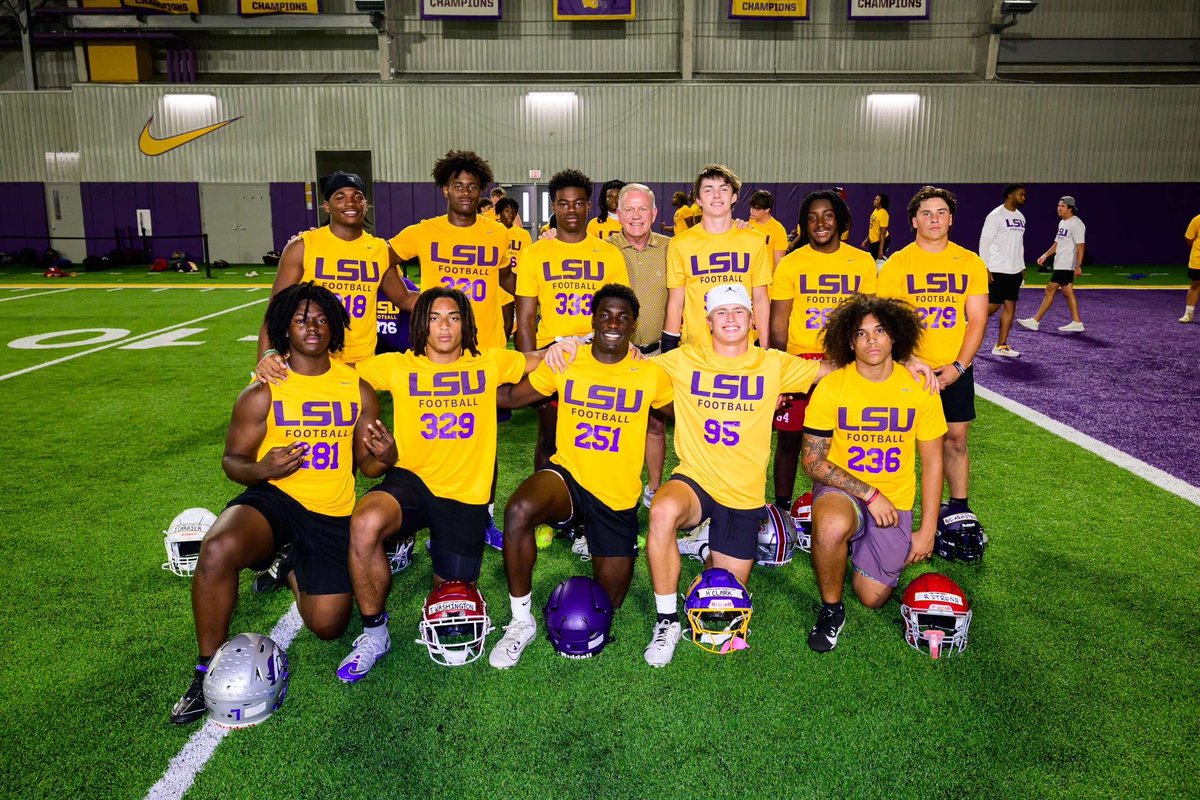 TIGER TEAM!
LSU 🐅
<a href="/willcaston9/">Will Caston</a>