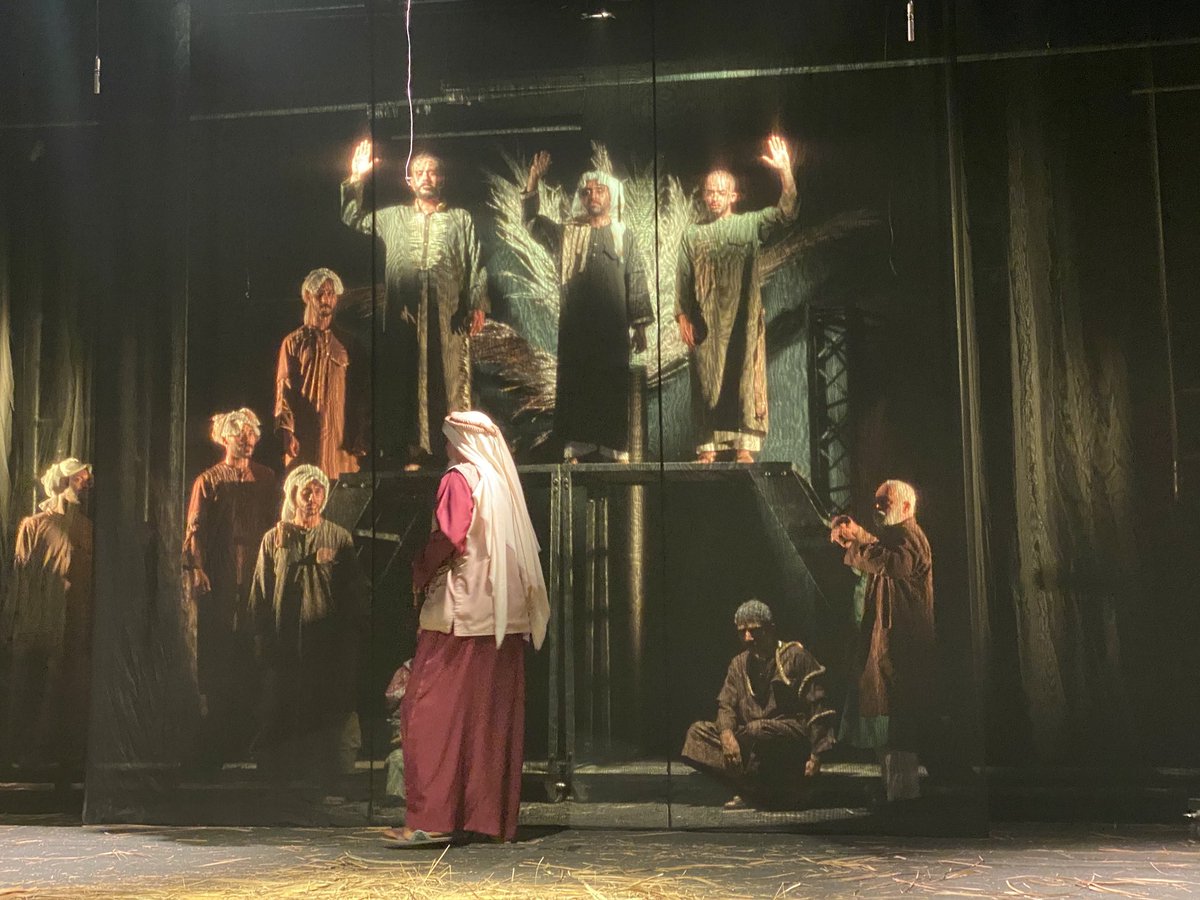 شكرا  لهذا المسرح الصادق،
شكرا لطاقم عمل  #مسرحية_الصرام لأنها اختارت أن تروي قصصنا، وتُعيد للحكايات المنسية نبضا جديدا.

في كل نخلة… ظلُّ إنسان.

#برنامج_ستار 
#هيئة_المسرح_والفنون_الأدائية