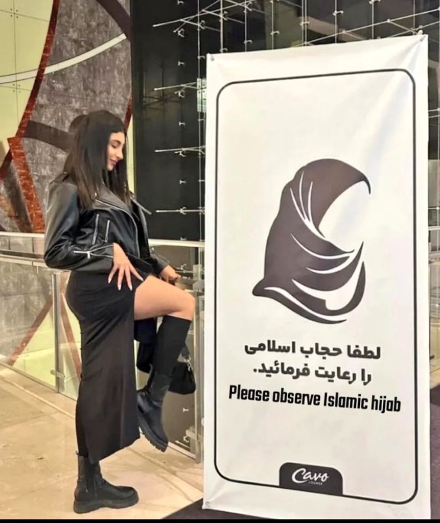 It means:
Fuck the hijab.
Fuck Sharia.
Fuck Izlam.
Free Iran from the mullahs and support Israel🇮🇱