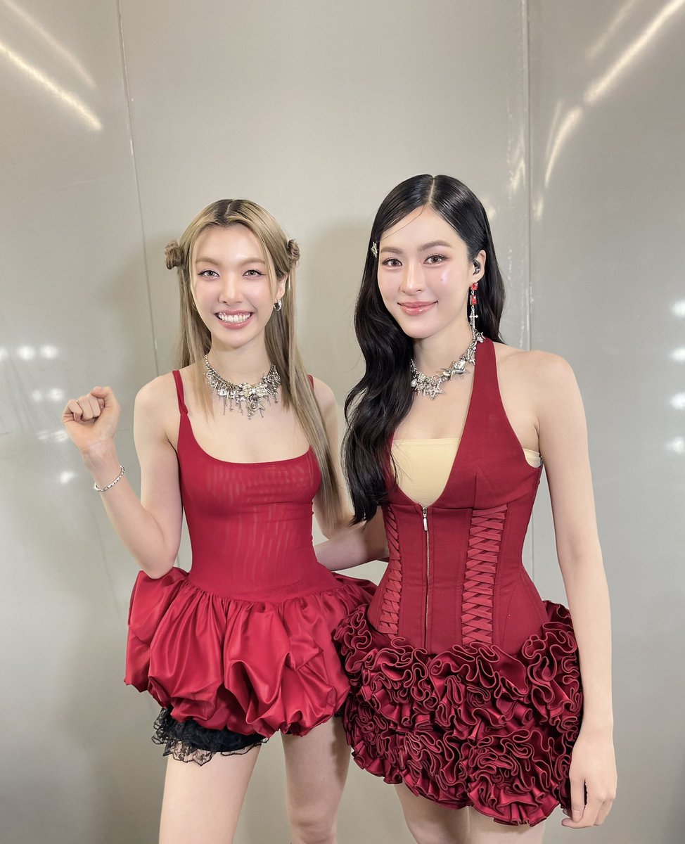 LINGORM 1ST SG FANMEET

#LingOrmSingapore1stFM
#LingOrm #หลิงออม