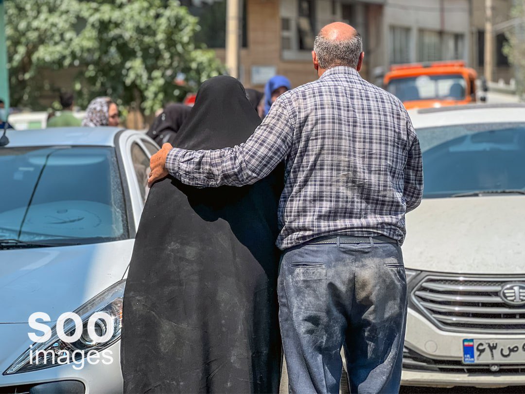 sooimages's tweet photo. خانه شاید ترک خورده باشد اما او نه.

#آژانس_مستندسو #مستند_اجتماعی #تهران #ایران https://t.co/u8MCFeJUN5