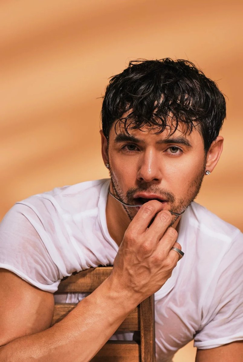 I’m still here with this EP and track listing announcement, the wait for August 15th seems so far away 🥹😭

I do wonder if we will get an alternative cover art for the EP. <a href="/DavidArchie/">David Archuleta</a> I’m so excited!! 💜

#EarthlyDelightsEP #DavidArchuleta