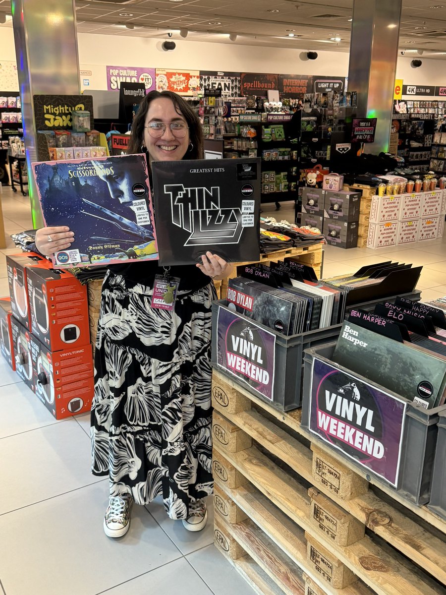 Our Vinyl Weekend is afoot with plenty of exclusives! We’re open from 9am. Are you picking anything up? 
Unable to visit us today? A drop of the titles will be on hmv.com from 4pm.
#hmvLovesVinyl