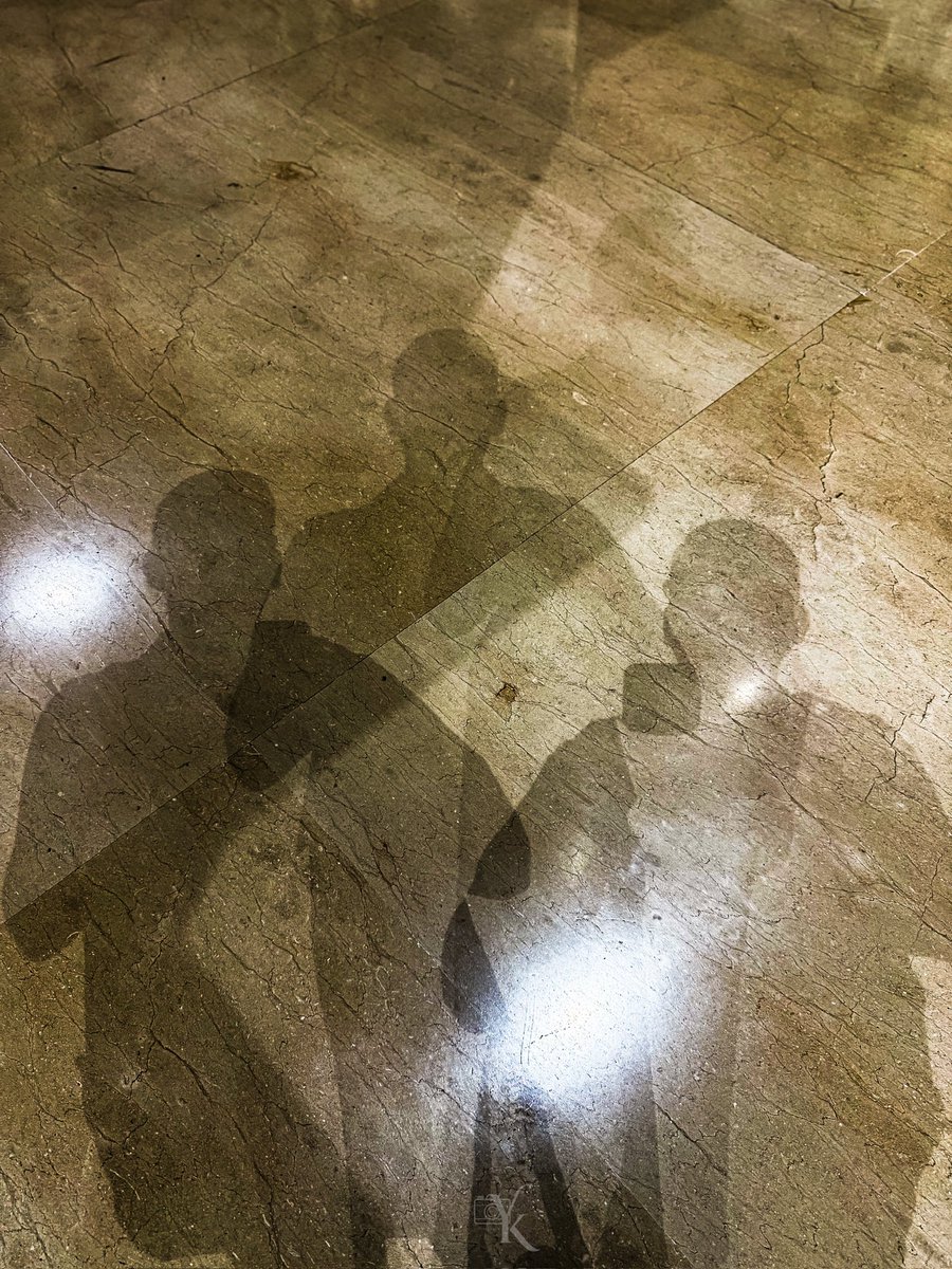Vyenky_Khatao's tweet photo. Today’s photo theme is: Shadow 👥
#Vyenkypics
#Shadowfie https://t.co/EAAzavrGat