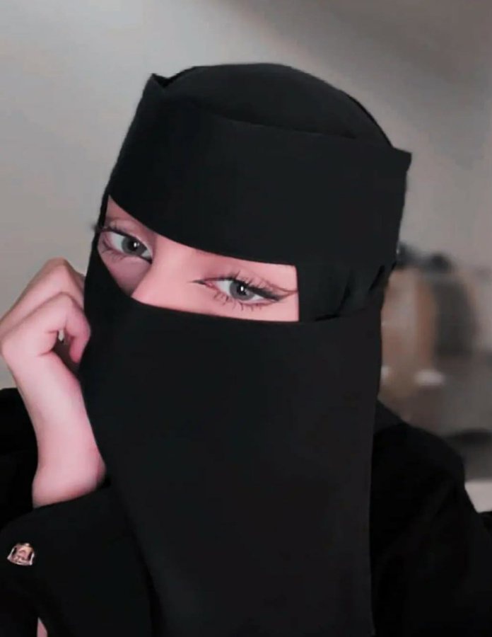 مساء الخير 🌹

الحين لو بغيت أحب وين اقدم
 أوراقي ؟😇😂