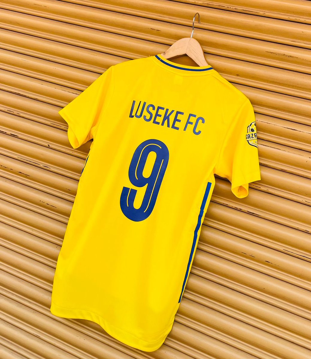 LusekeFC's tweet image. Finally our Patron has arrived
We told them that there were to be signs
LUSEKE FC 💙💛
#LusekeFc
#UOXLeague