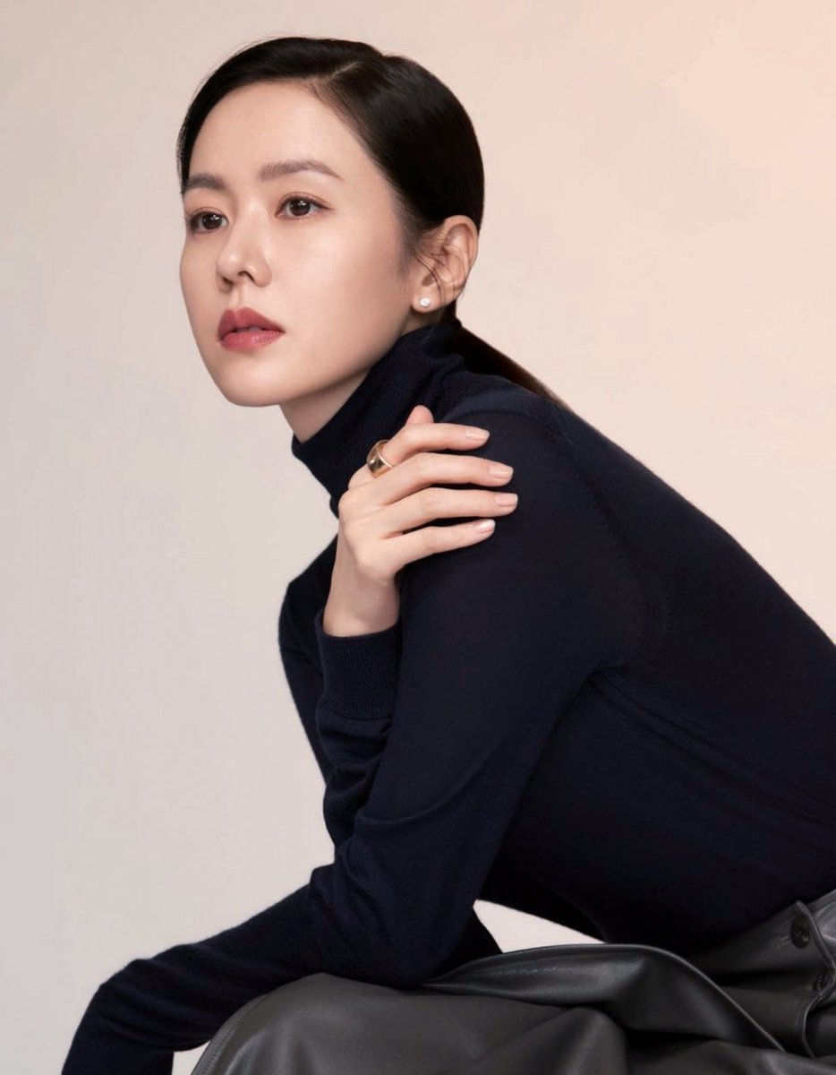 yejin has no idea how grateful the organic food business owner is towards her because of her simple Instagram story 🤍

“hello, this is organicjihyang!
we tried to increase the amount of delivery kimchi prepared to receive weekend orders, but it's no longer possible 🥹
the amount