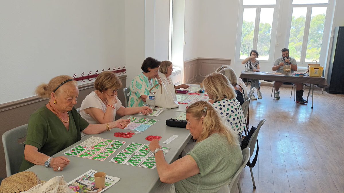 #Séniors | Vendredi la Mairie du 6&amp;8 a offert à ses aînés un nouveau moment inoubliable !  🎉 Repas convivial, danse et loto au Centre d'animation Pastré : rires, partage et bonne humeur au rendez-vous ! 🥘💃
La Mairie toujours aux cotés de ses séniors 💙