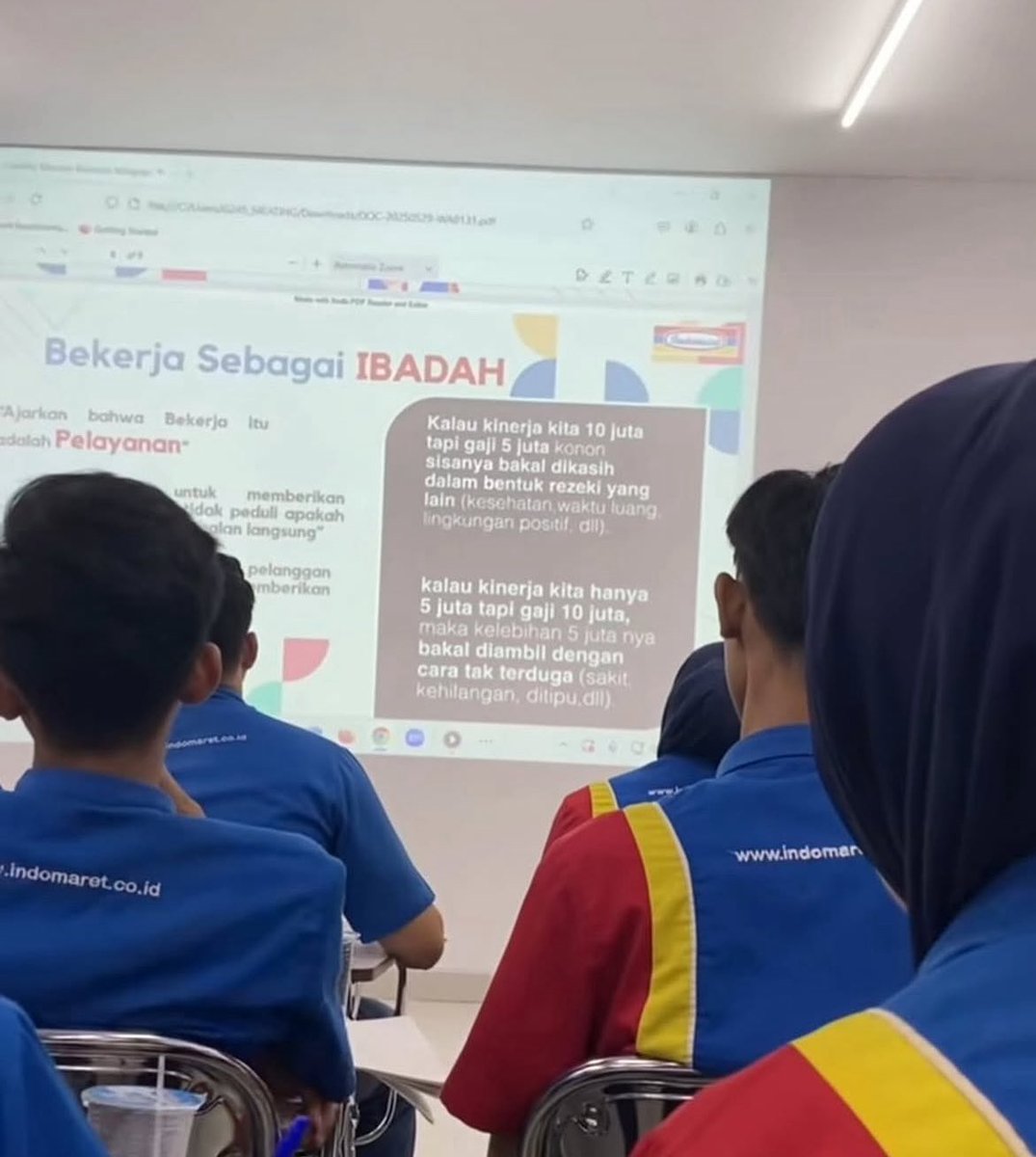 Giliran begini bawa-bawa agama 

Manipulatif bgt yg bikin ppt <a href="/Indomaret/">Indomaret</a> 

Perusahaan mao cari keuntungan lewat karyawan beryukur 😤

Sistem kerja lu noh pikiran setiap bulan karyawan harus nanggung kerugian lewat potong gaji 🤮