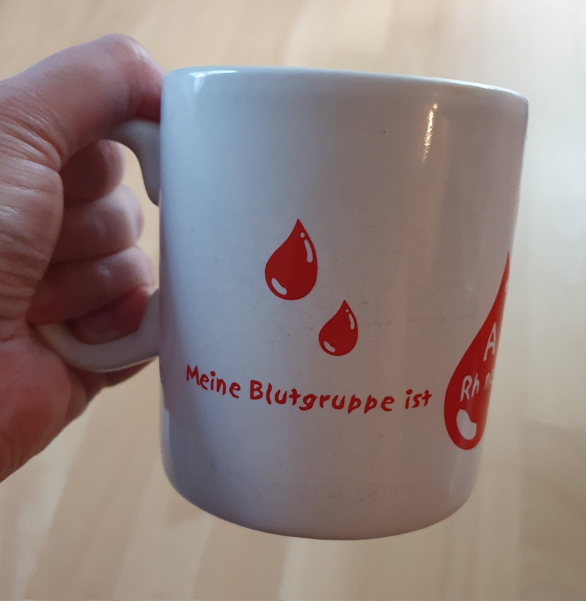 Avradi's tweet image. If you can, please consider donating blood. Easiest way to save lives.
(And you might even get a free mug, like I did at my first donation many years ago. 😉)
#missingtype #erstwennsfehltfälltsauf