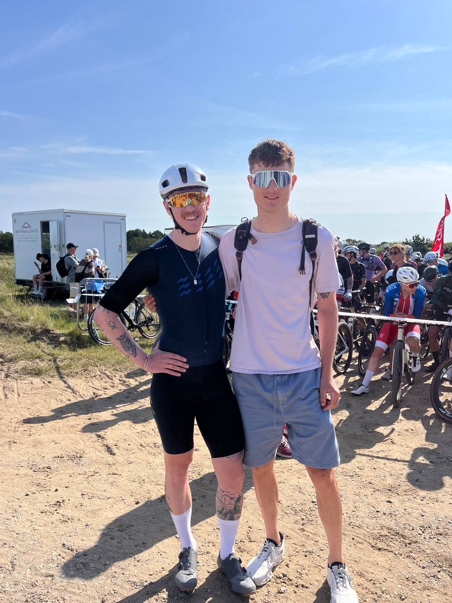 GRUPPETTOEN PÅ FORHJULSLIR: DIREKTE FRA BLÅVAND MED <a href="/AHedensted/">Andreas Hedensted</a>