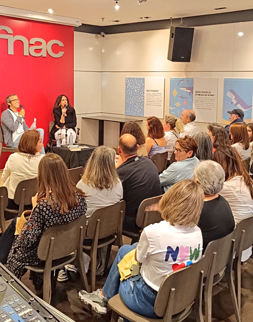 María Oruña (@maria_oruna) on Twitter photo Gracias <a href="/Fnac_ESP/">Fnac España</a> de A Coruña y a todos los lectores por recibir ayer a El Albatros Negro.
Hoy, seguimos en Vilagarcía. 😉
#ElAlbatrosNegro <a href="/penguinlibros/">Penguin España 🐧📚</a> Gracias <a href="/Fnac_ESP/">Fnac España</a> de A Coruña y a todos los lectores por recibir ayer a El Albatros Negro.
Hoy, seguimos en Vilagarcía. 😉
#ElAlbatrosNegro <a href="/penguinlibros/">Penguin España 🐧📚</a>