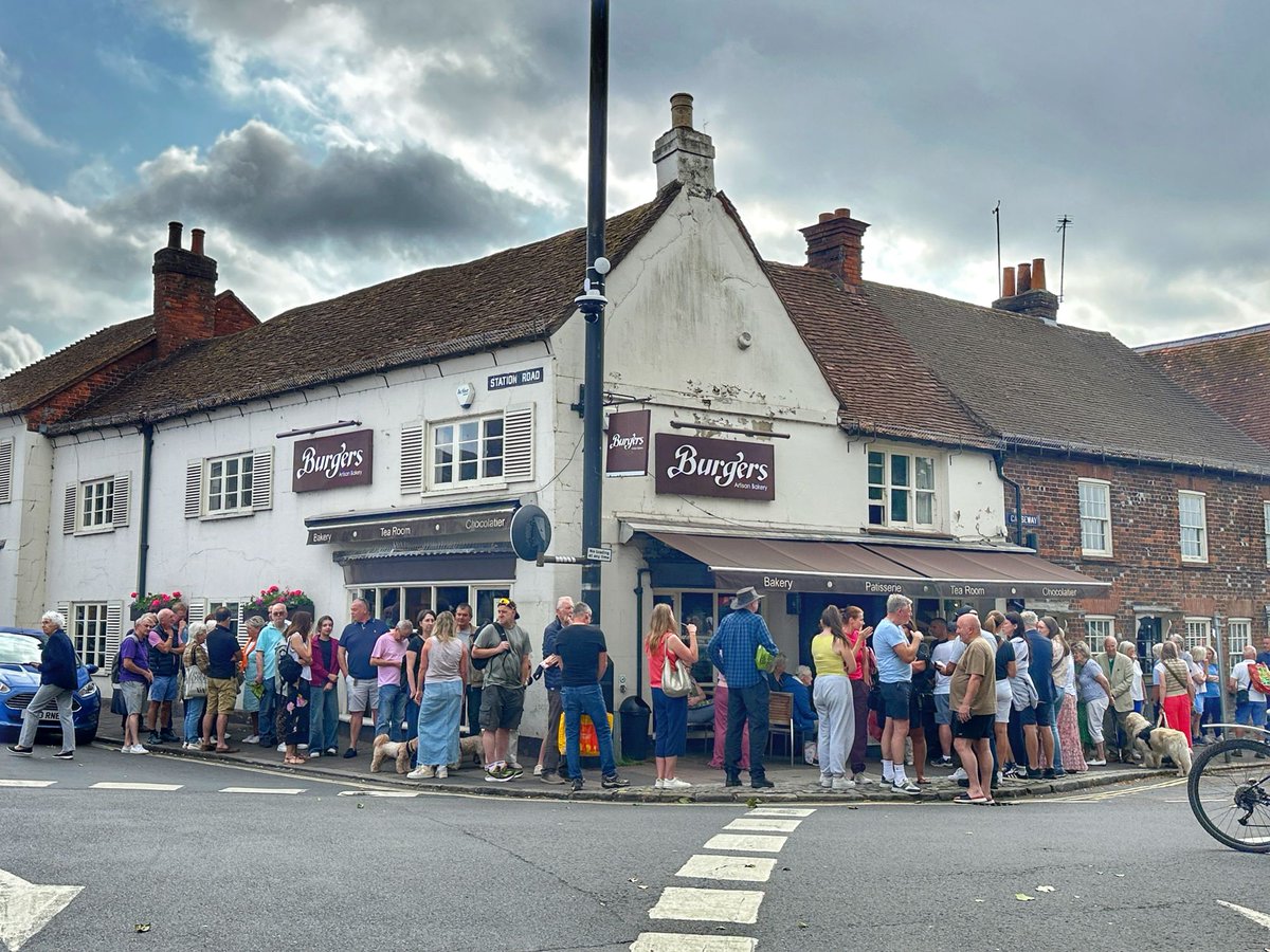 Check out the queue outside Burgers on last day of opening 😲