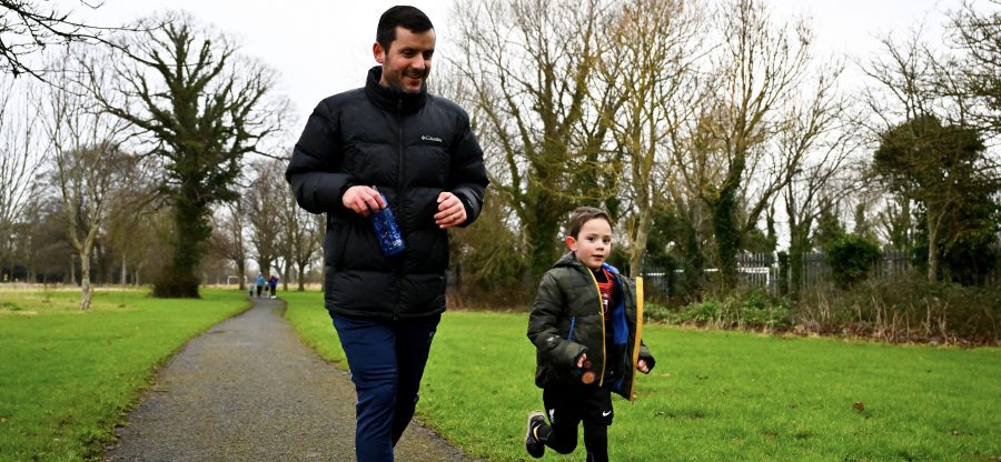 Good luck to everyone taking part in parkruns today to mark #MensHealthWeek 
If you're not already part of this, then think about #ConnectingForHealth and join a local parkrun in the future.
Walk, jog, run, volunteer or spectate - the choice is yours: parkrun.ie