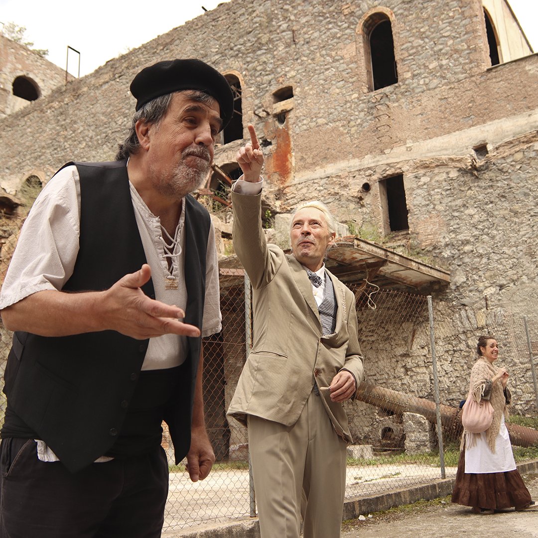Museu del Ciment de Castellar de n'Hug (@museuciment) on Twitter photo 🎭 Visites teatralitzades a l'Asland de Castellar de n'Hug! 🏭 Descobreix la fàbrica de ciment amb en Mr. Stone, la Falgars i en Ramón, que et transportaran als anys 20. 
🗓️ Dissabtes a les 11h, a partir del 14 de juny! 🎭 Visites teatralitzades a l'Asland de Castellar de n'Hug! 🏭 Descobreix la fàbrica de ciment amb en Mr. Stone, la Falgars i en Ramón, que et transportaran als anys 20. 
🗓️ Dissabtes a les 11h, a partir del 14 de juny!