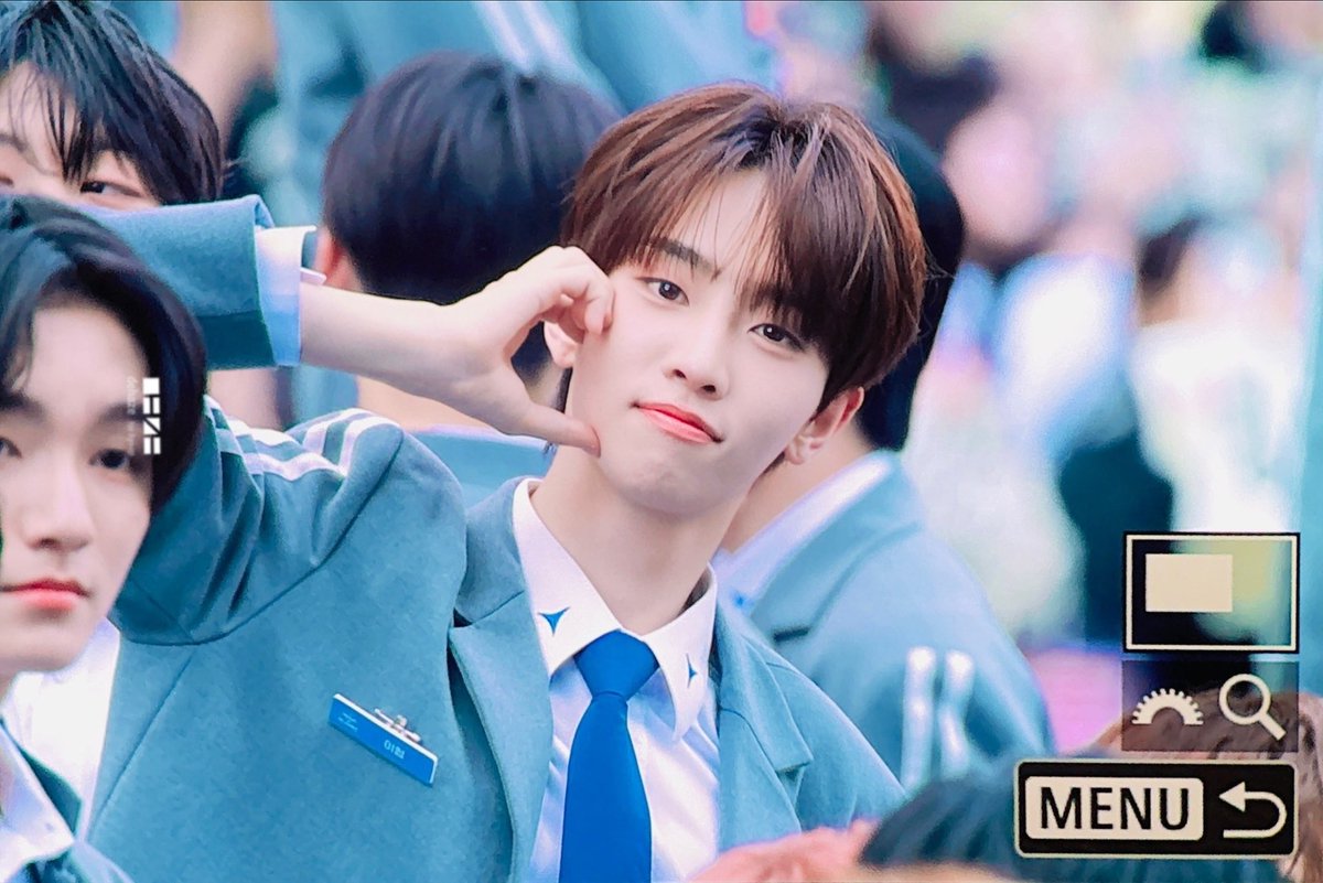 𝐃𝐄𝐇𝐀𝐙𝐄 tweet media