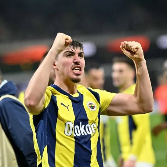 🚨🆕 #Fenerbahçe 🇹🇷 #TransferNews
Eintracht Frankfurt is preparing an official bid for Yusuf Akçiçek! 

🔹 Marsilya's €15M offer was rejected by Fenerbahçe, who want over €20M.
🔹 Many clubs also in the race! 🏁
🔹 Sell-on clause a key condition for Fenerbahçe.