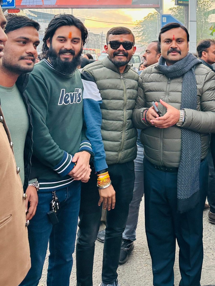 Swapnil37323264's tweet photo. शुभ जन्मदिन !!!

जबलपुर उत्तर विधानसभा के लोकप्रिय विधायक, भारतीय जनता युवा मोर्चा के पूर्व प्रदेश अध्यक्ष बड़े भैया श्री अभिलाष पांडेय जी को जन्मदिन की हार्दिक बधाई एवं शुभकामनाएं।

बाबा महाकाल अपनी कृपा आप पर सदैव बनाए रखे @abhilashBJPmp ji 💐💐🎂🎂 https://t.co/ginp5c5Ius
