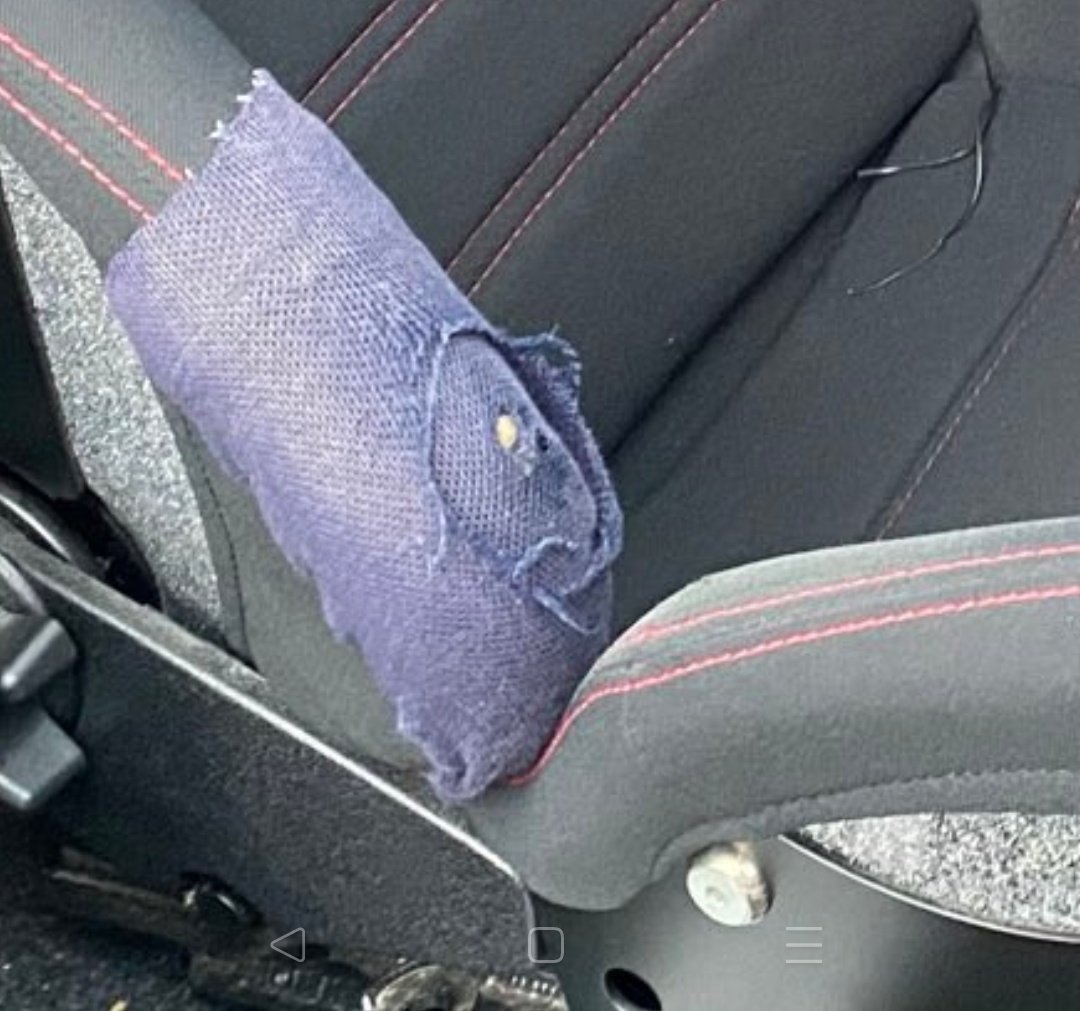 盗難情報の拡散をお願い致します、買取店やヤフオクで見つけたらご連絡ください！
ホイールはかなりアツいサイズ、シートは補修跡で分かると思います！