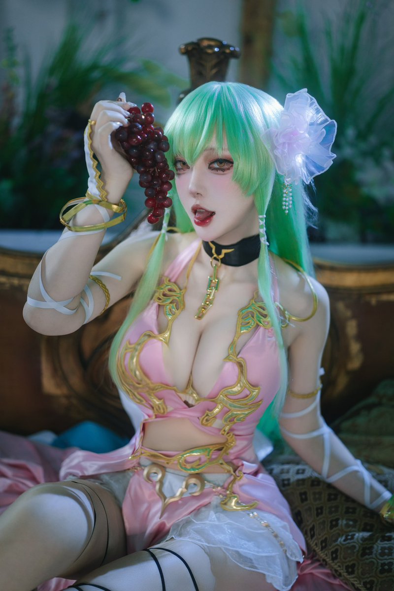 lovesvtbts9712's tweet photo. #CC #反叛的鲁鲁修 #cosplay  是老奴无能了女皇 https://t.co/syJeoLxtnr