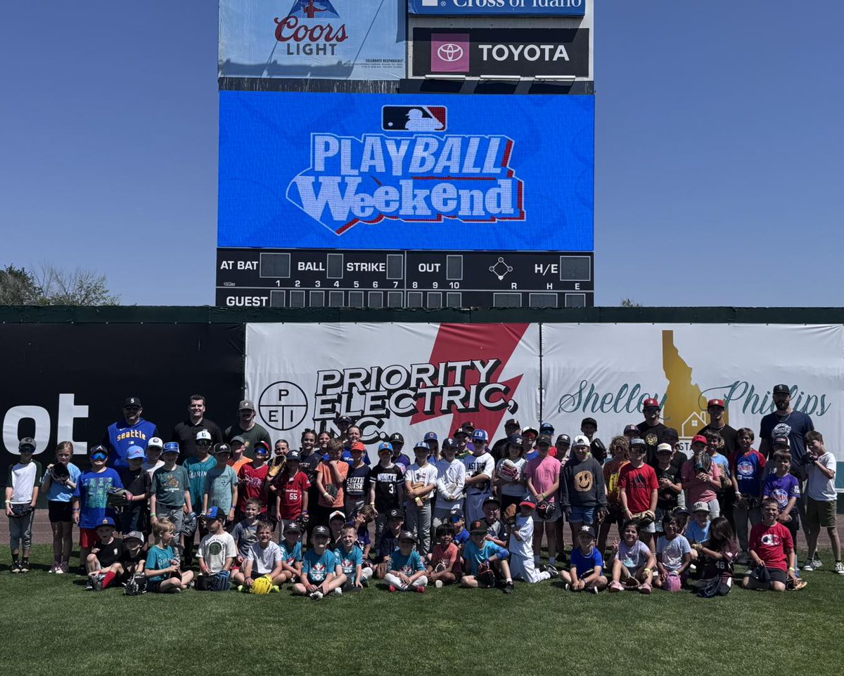 The Mariners Care Foundation (@marinerscare) on Twitter photo Boise brought the energy! 💥
We had an awesome time at Memorial Stadium with our friends <a href="/BoiseHawks/">Boise Hawks</a>, celebrating the game and making memories during #PLAYBALLWEEKEND! Boise brought the energy! 💥
We had an awesome time at Memorial Stadium with our friends <a href="/BoiseHawks/">Boise Hawks</a>, celebrating the game and making memories during #PLAYBALLWEEKEND!