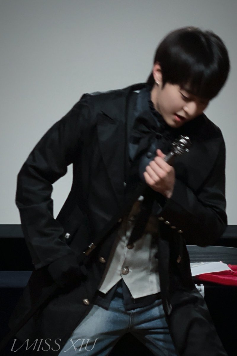 20250613 withmuu fansign

#シウミン #시우민 #김민석 #XIUMIN #KIMMINSEOK #金珉锡 #秀珉