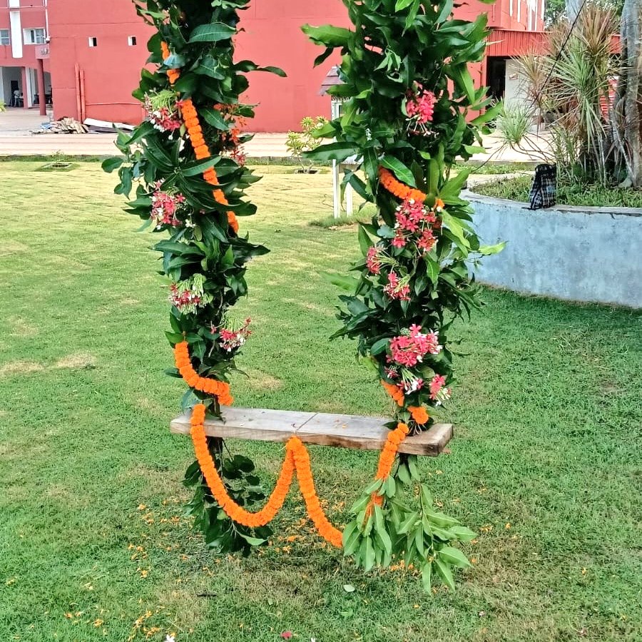 ଓଡ଼ିଶାର ଖୁସିର ପର୍ବ  ରଜ ଅବସରରେ  ପ୍ରତି ଓଡିଆ ପରିବାରକୁ ହୃଦୟରୁ  ଶୁଭେଛା ଓ ଅଭିନନ୍ଦନ।  ରଜ ପିଠା, ରଜପାନ, ରଜ ମିଠା  ଓ ରଜ ଦୋଳି  ସତରେ ସବୁ ନିଆରା  ସହର ଠୁ ଗାଁ ପ୍ରତିସ୍ଥାନରେ ବନ୍ଧୁତାର  ସମ୍ପର୍କଭରା ସମନ୍ୱୟ  ଆମ ଓଡିଆ ଭାଷା ସାହିତ୍ୟ  ଓ ସଂସ୍କୃତିର ଏହା ପରିଚୟ।