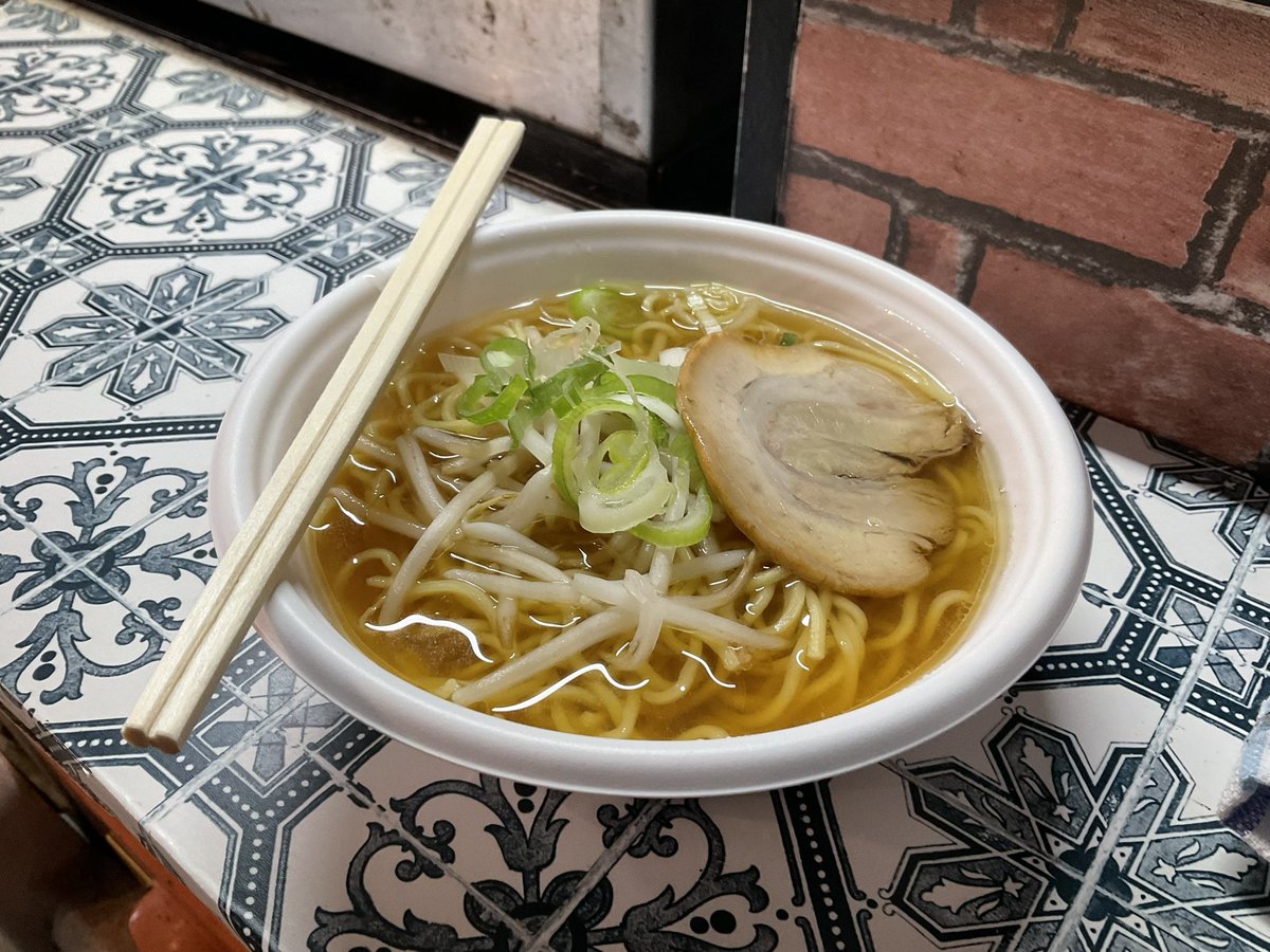 本日もおてらーめんさんとご飯トレードです♪

いただきまーす！

(๑•̀ •́)و✧ﾖｯｼｬｱｧｧｧ!!