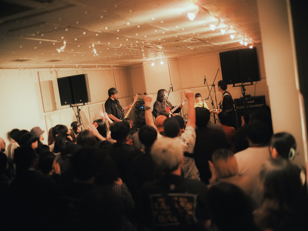 【ER2025 PHOTO📸】

SHELTER &amp; ERA presents
🔥EMOTIONAL RIOT🔥

SACOYANS
<a href="/TSacoyan/">SACOYANS 11/13 NEW album release！</a> 
  
BIG THANKS！！！

PHOTO <a href="/tatsuhito_tkg/">タカギタツヒト</a> 

#er2025
#SACOYANS