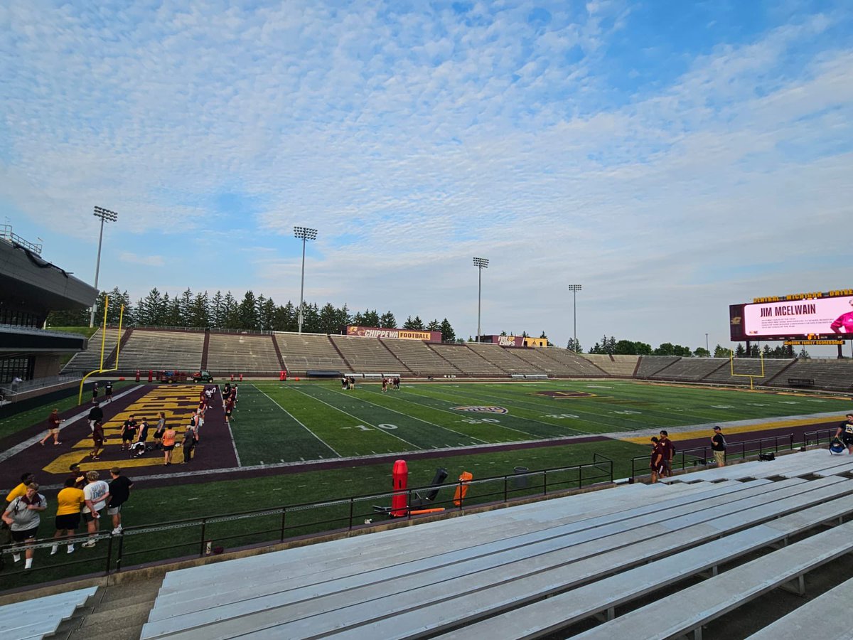 eacostacasas21's tweet photo. A day to remember at Central Michigan University prospect camp. Thank you to all the staff and coaches who made the experience possible. Here’s a glimpse of the day: https://t.co/ucATvDwkOH