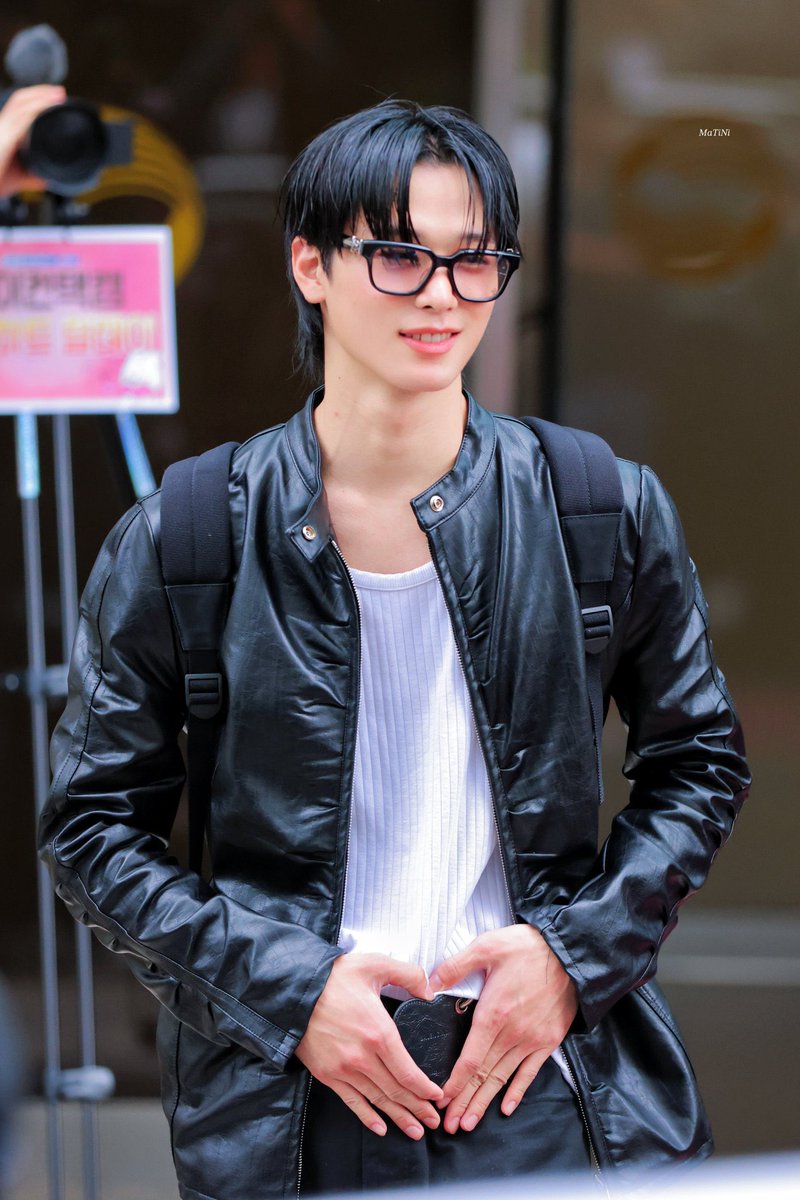 winsome_LJ_'s tweet photo. 탐라 정화~🖤 https://t.co/xQMgKHMUoE