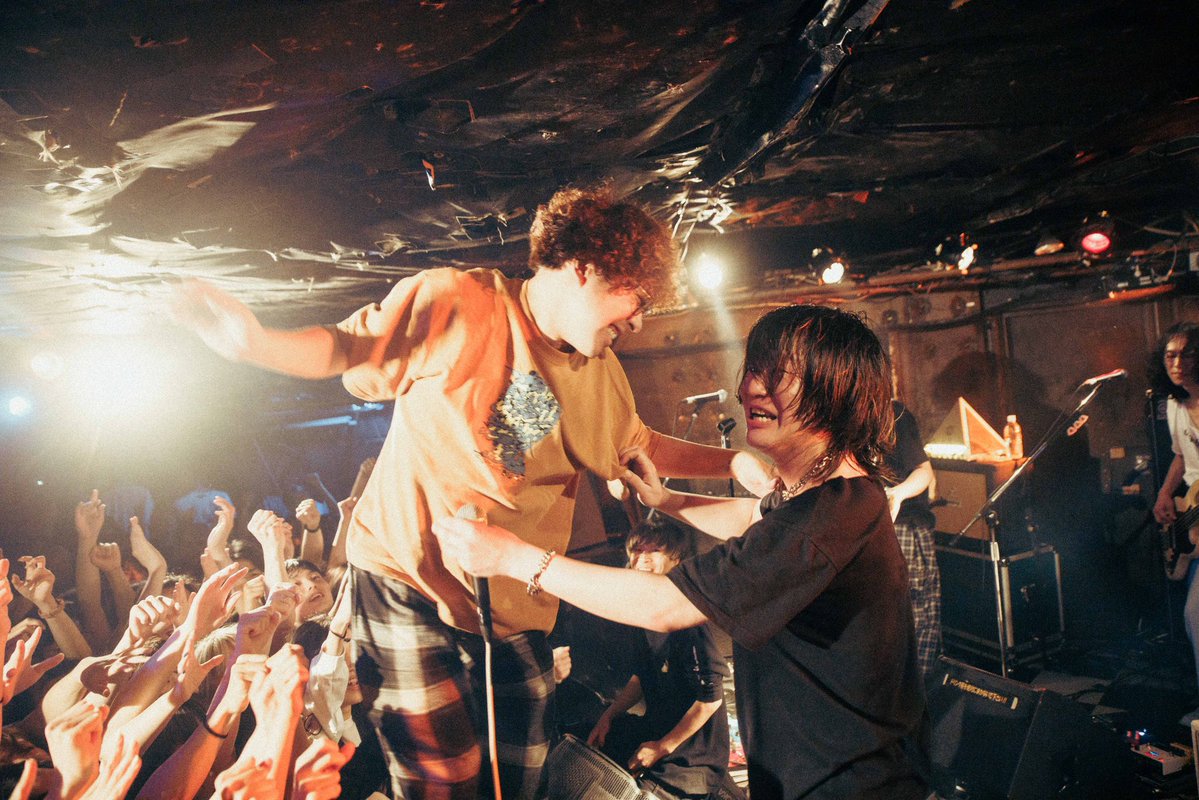 the dadadadys (@dadadadys_info) on Twitter photo 【 LIVE PHOTO 】
the dadadadys TOUR 2025
(ホォリィ)モォニンググロォリィ ~ぴかぴか道中編~
6.10(火) 下北沢SHELTER
w/ KANA-BOON
photo <a href="/ayumukosugi/">小杉歩 | Ayumu Kosugi</a>
▼ the dadadadys Instagram
instagram.com/p/DK3fIV8Pfgk/… 【 LIVE PHOTO 】
the dadadadys TOUR 2025
(ホォリィ)モォニンググロォリィ ~ぴかぴか道中編~
6.10(火) 下北沢SHELTER
w/ KANA-BOON
photo <a href="/ayumukosugi/">小杉歩 | Ayumu Kosugi</a>
▼ the dadadadys Instagram
instagram.com/p/DK3fIV8Pfgk/…