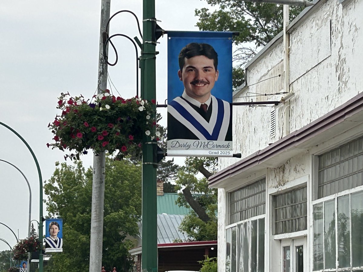 WayneMantykaCTV's tweet image. Its graduation season and many small towns like Grenfell erect banners on Main St. with photos of each local high school graduate.