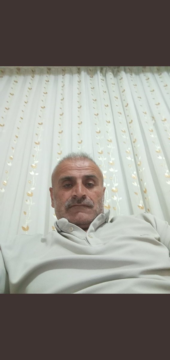 Yasindanda utanmiyo kaç aydır yalvariyo  kabul etmedik  sabunlugu  bugün yine yazdı lan biz teklrle defteri kapatmadan önce görşmedik ki senle köpek  simdimi goruscez kabul etmedik diye pezeveng olduk neymiy  karimizi yapamadimiz için brda takiliyormusuz dikat edin paylaşın bunu