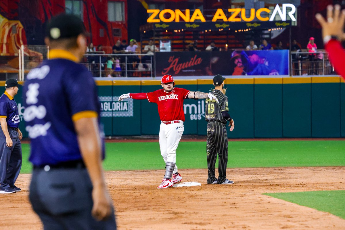 Un ataque de tres carreras en la octava entrada, selló el triunfo de El Águila de Veracruz 7-4 a Dorados de Chihuahua y los jarochos toman ventaja en el primer juego de la serie en el Beto Ávila.

PG: Fabián Anguamea
PP: Gabriel Ponce
SV: Jake Sánchez
HR: CHIH, Alejandro Mejía
