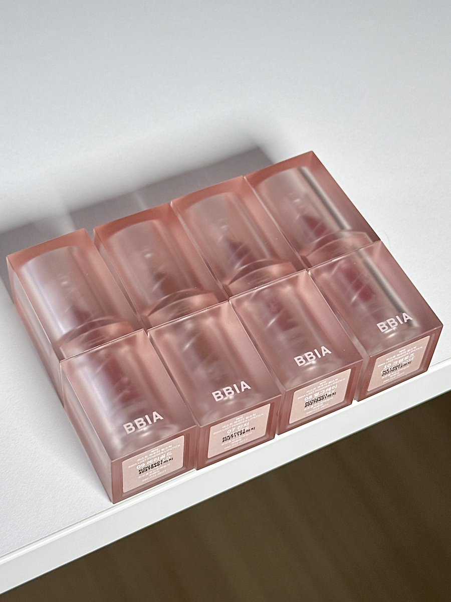 ถ้าชอบลิปฉ่ำBBIA อยากให้ลองลิปแมทรุ่น Last Powder เนื้อดีไม่แพ้กัน เม็ดสีนุ่มละมุน ใครชอบทาแบบเบลอขอบปากฟุ้งๆ รุ่นนี้โครตสวยยย✨🫶🏻🥺💋