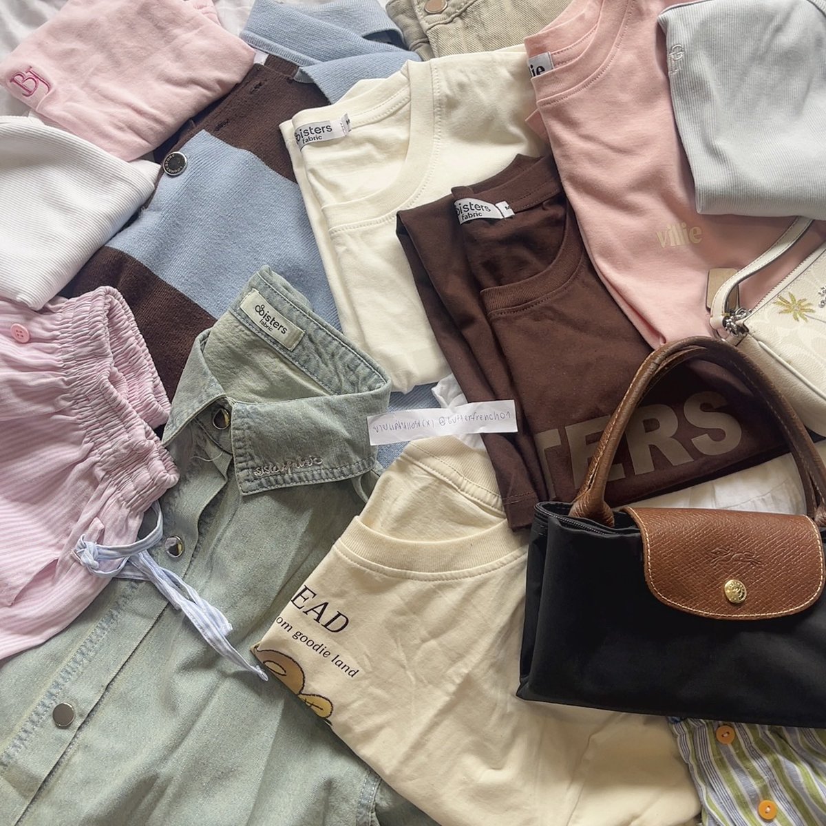 ส่งต่อเสื้อผ้า มือ1/2 มากกว่าในรูป เริ่มหลักสิบ มีคสอ กระเป๋า ฯ👚👜

🚚 ค่าส่ง35 (รี+ปักลด5฿)

ลง20:30 (14/06)
 #ส่งต่อเสื้อผ้า #ส่งต่อเสื้อผ้ามือสอง #ส่งต่อstylist #cintageshopส่งต่อ #vghbkk #ส่งต่อriley #ส่งต่อprey #ส่งต่อraccon #ส่งต่อfallen #ส่งต่อกระเป๋า #ส่งต่อlongchamp
