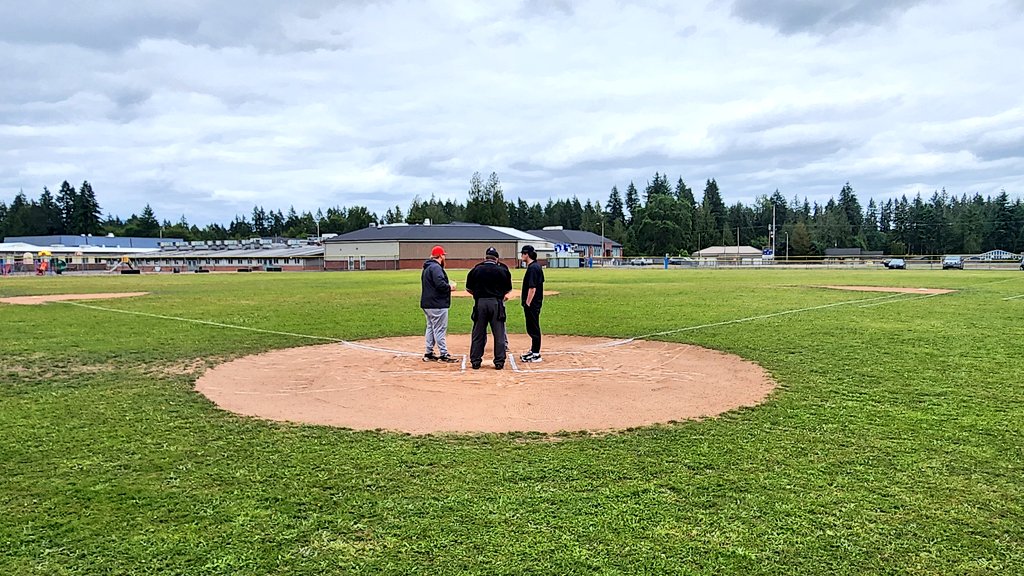RuralBaseball's tweet image. 10th Annual Dave Orzel Memorial
Friday Night Scores

Toutle Super-Regional
Dirtbags 7, JBD 0*
Mafia 9, Bears 7
*no-hitter

Vancouver Super-Regional
Crimson Lookouts 14, Hudson’s Bay 3
Regulator Lookouts 15, Devil Frogs 0