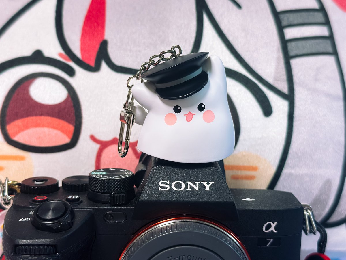 마로 피규어가 왔당 
생각보다 커서 카메라에는 못달고.. 가방에 달아야겠당
~(=^･ω･^)ﾉ◎～