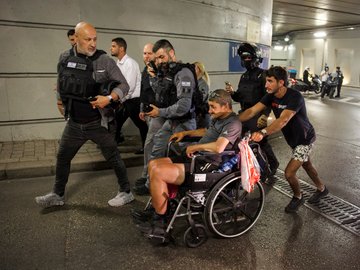 Kavish aziz tweet media