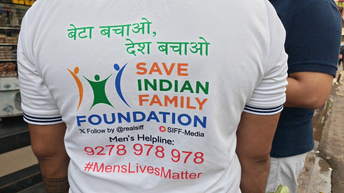 SIFF Mumbai Chapter celebrating Father's Day at Mumbai. Interacting with people and creating awareness about the awesomeness of fathers

<a href="/realsiff/">SIFF - Save Indian Family Foundation</a>
#SIFF
#FathersDay2025